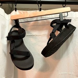 Teva Women’s Size 9 Black Platform